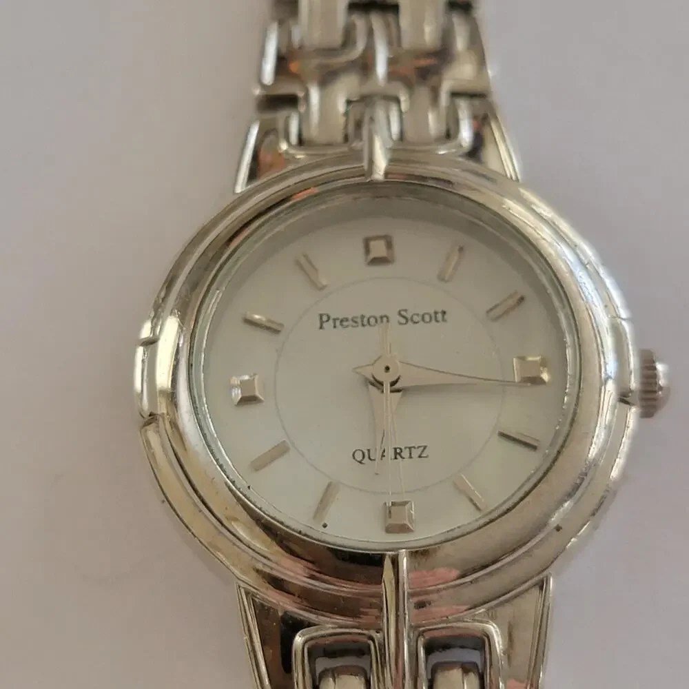 Preston Scott Womens Watch White Dial Silver Case Alloy Bracelet Quartz Analog